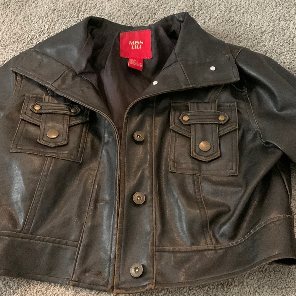 Crop leather jacket